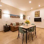 Mercato Contemporary Apartment By Mmega